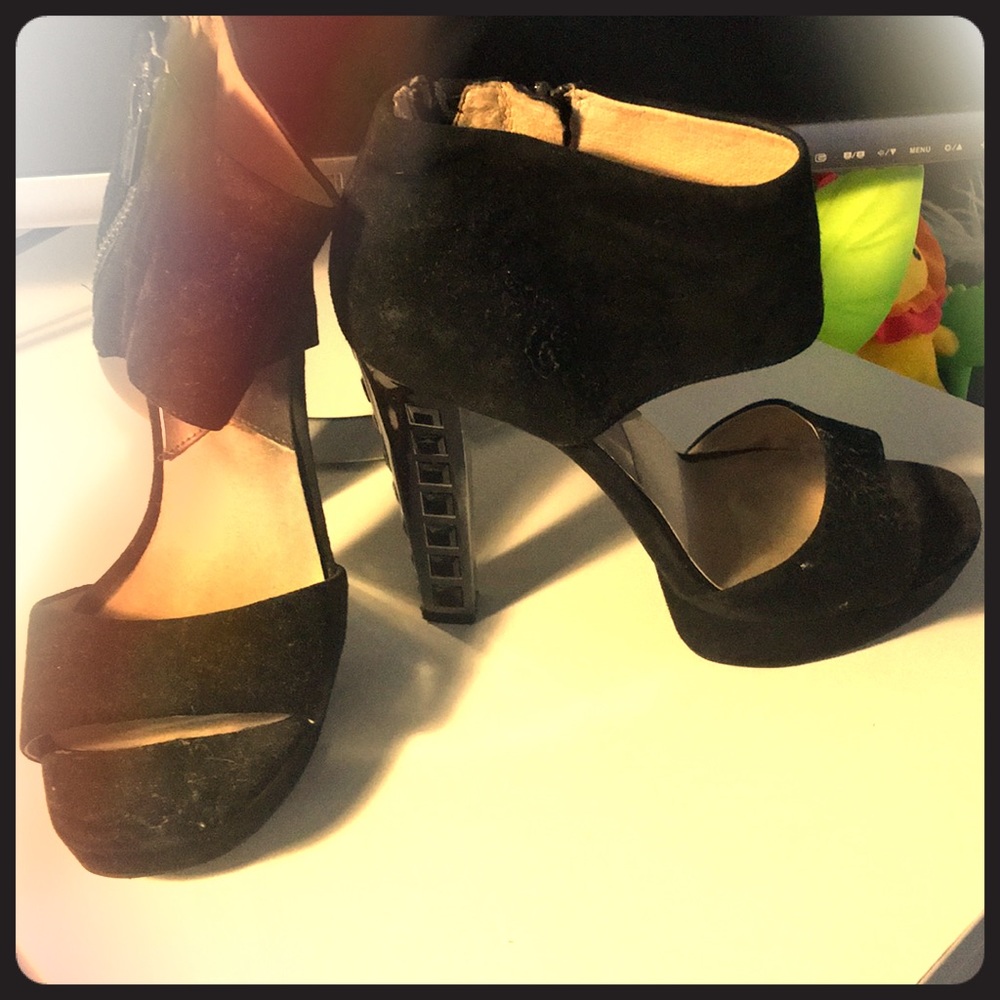 Black Michael Kors open toed shoes